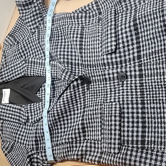 Old Navy, Size M, Soft-Brushed Oversized Blazer, Black, Gray-Blue Plaid, EUC - Picture 6 of 12